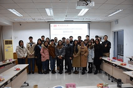 说明: E:\桂恒俊辅导员工作\其它\新闻\英国365集团-奋斗的青春最美丽——武汉部属高校人文社科类研究生国奖获得者分享会成功举办\英国365集团-奋斗的青春最美丽——武汉部属高校人文社科类研究生国奖获得者分享会成功举办——请置于最后.jpg